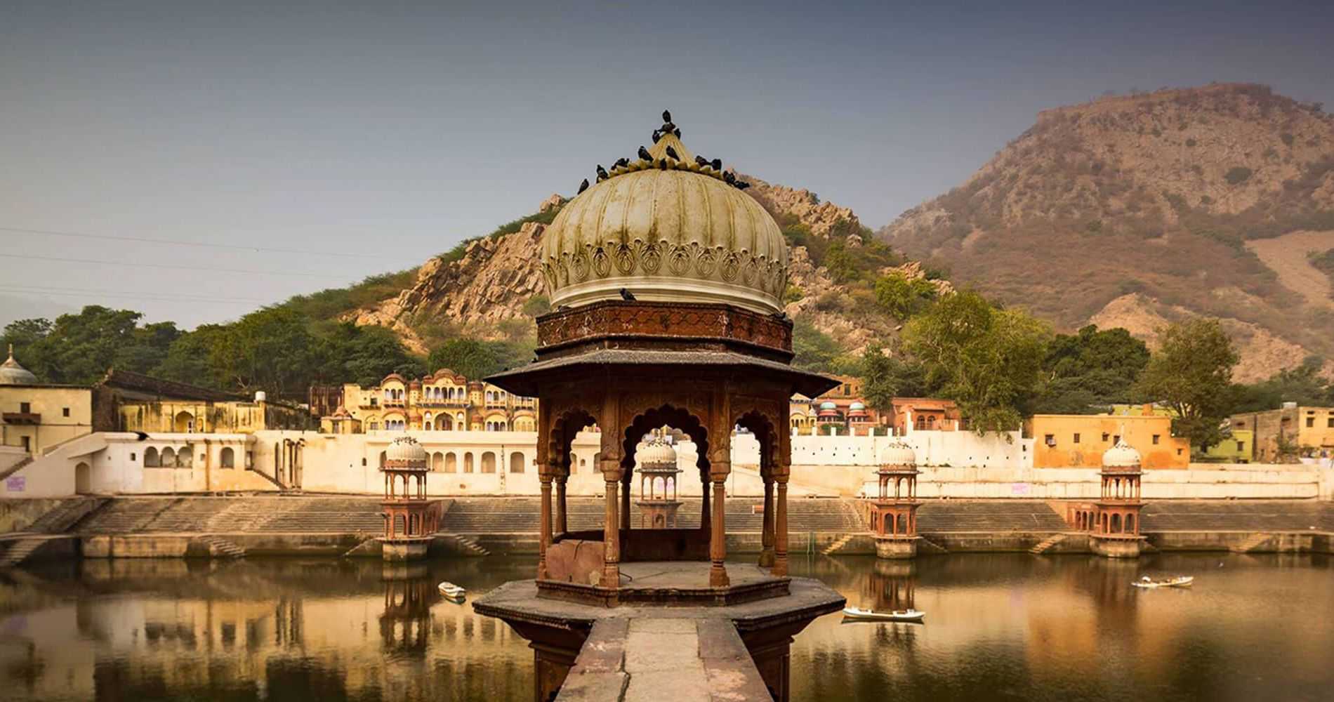 Visit some of the best beautiful and amazing lakes of Rajasthan